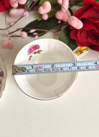Taza y platillo de porcelana inglesa