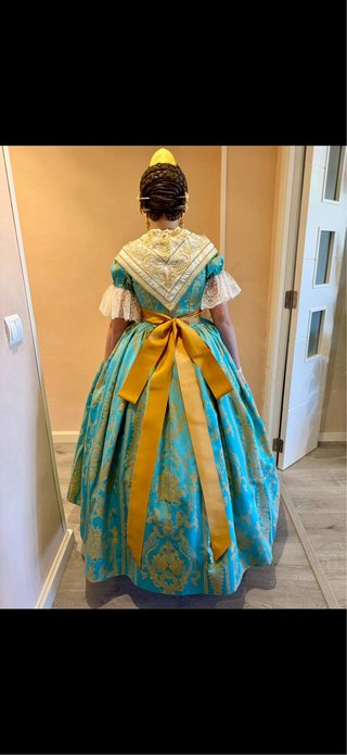 Traje de Fallera