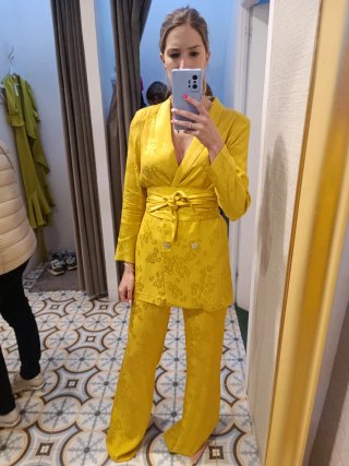 Traje de 2 piezas amarillo