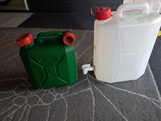 Set di 2 taniche da 5L e 10L