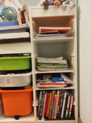 Estantería Escalera Blanca con Cubetas