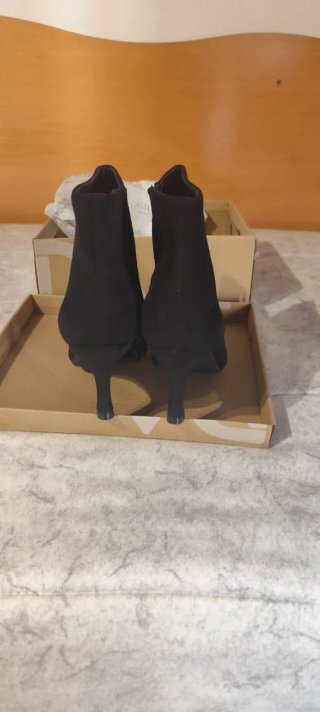 Botines negros tacón fino talla 41
