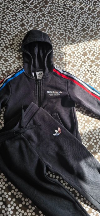 Chándal Adidas Niño Negro talla 3-4