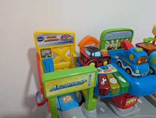 Garaje Multitaller VTech Tuk Tuk Bólidos