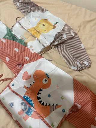 Set de 3 Baberos con Mangas para Bebé