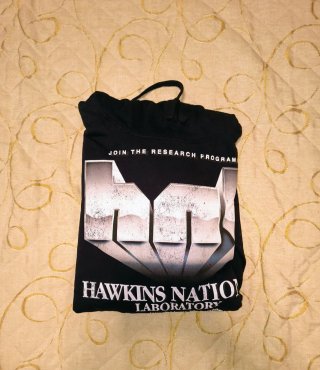 Felpa Stranger Things Hawkins Lab