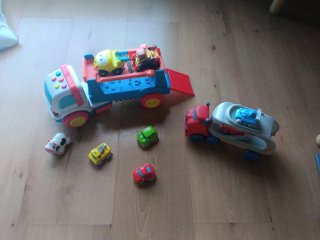 Lote de camiones y coches de juguete