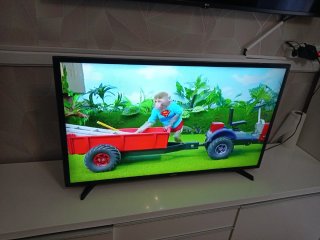 Televisor  de 40 pul Samsung Negro