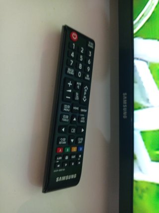 Televisor  de 40 pul Samsung Negro