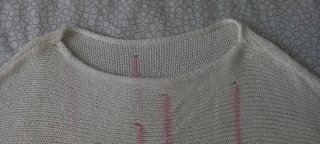 Jersey mujer blanco y rosa desgastado