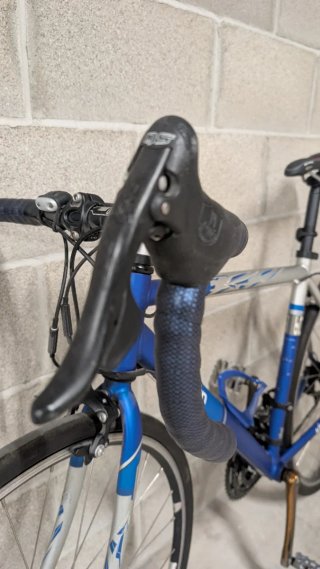 Bicicleta de carretera Btwin 6061