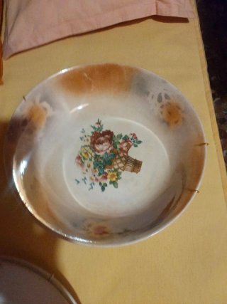 Platos antiguos decorados con pájaros