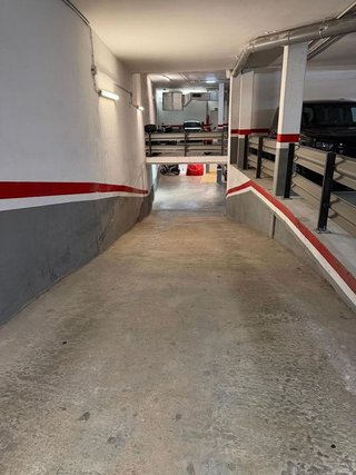 Garaje en venta en Sants en Barcelona