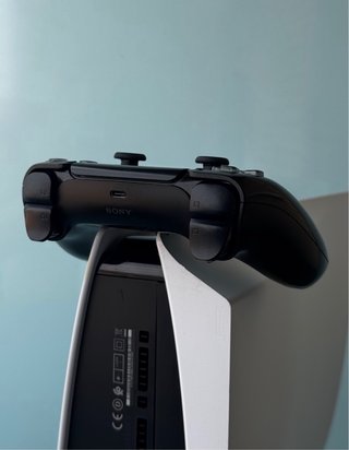 Consola PS5 + Mando Negro + Catalogo De Juegos