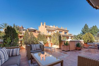 Ático en venta en Nueva Andalucía en Marbella