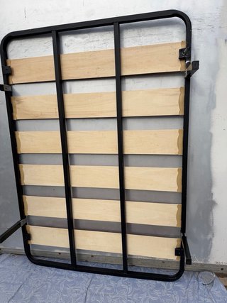 Somier 135x190cm Metal y Madera