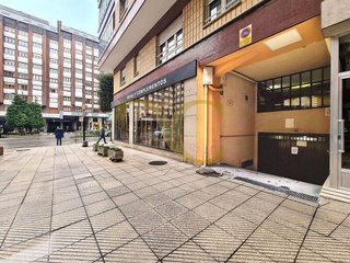 Garaje en venta en Zona Teatro Campoamor en Oviedo