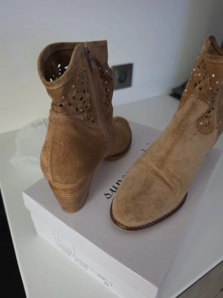 Botas de ante con tachuelas Supermode