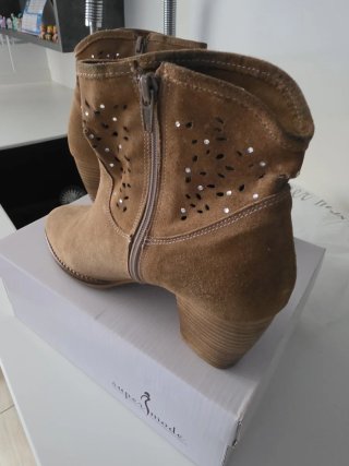 Botas de ante con tachuelas Supermode