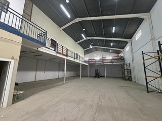 Nave industrial en alquiler en Polígonos - Recinto Ferial Cortijo de Torres en Málaga