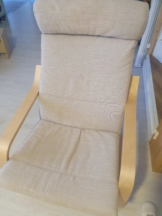 Sillón IKEA Pöang con reposapiés