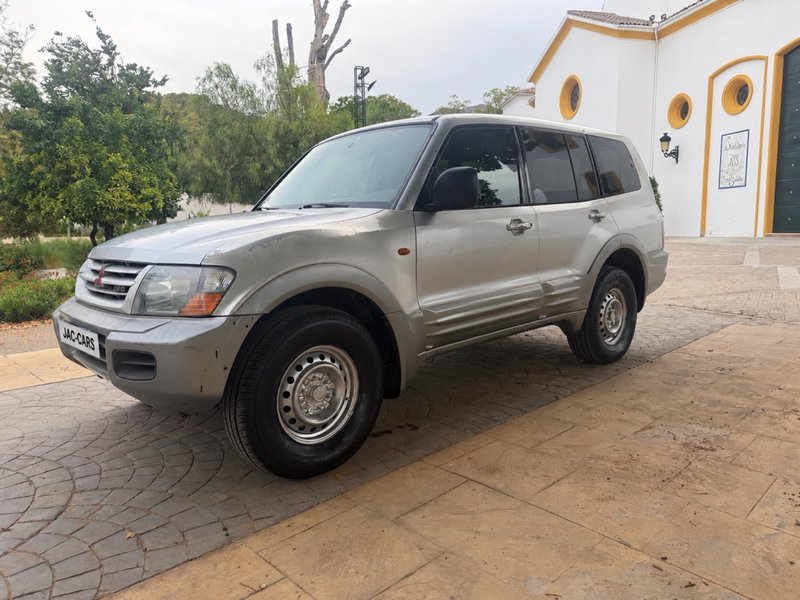 Mitsubishi Montero Corto 3.2 DI-D GLS Kaiteki (2000) 2001