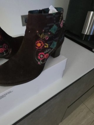 Botas Desigual Marrones con Flores
