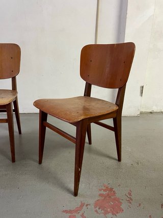 5 sillas de madera diseño escandinavo 1950