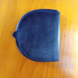Monedero Cartier tipo tacón negro