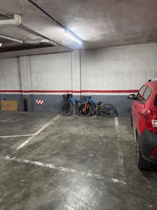 Garaje en alquiler en El Poble Sec - Parc de Montjuïc en Barcelona