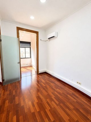 Oficina en alquiler en La Dreta de l'Eixample en Barcelona
