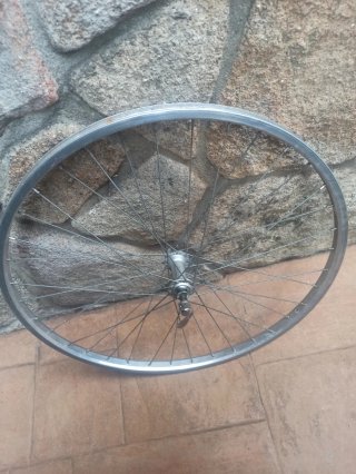 Rueda delantera bicicleta Shimano de 26,