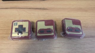 Gachapon Llavero Mando Famicom Nintendo