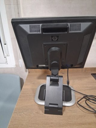 Monitor HP Compaq de 19 pulgadas mod. LA1951g.