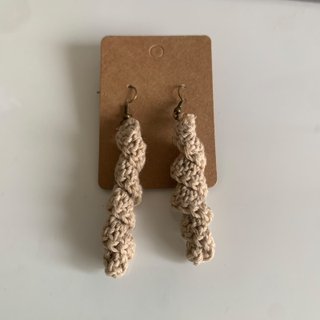 Pendientes Largos de Crochet Beige hechos a mano