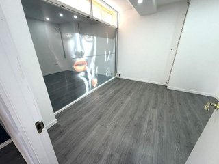 Local comercial en alquiler en Carranque - Haza Cuevas en Málaga