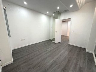 Local comercial en alquiler en Carranque - Haza Cuevas en Málaga