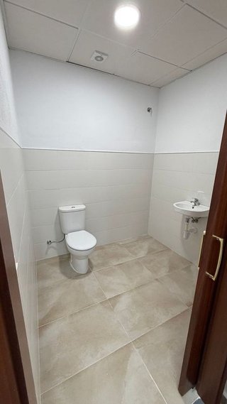 Local comercial en alquiler en Polígonos - Recinto Ferial Cortijo de Torres en Málaga