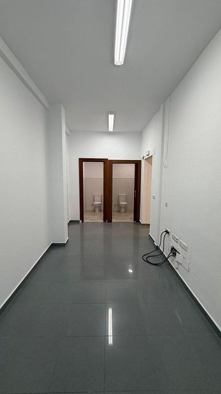 Local comercial en alquiler en Polígonos - Recinto Ferial Cortijo de Torres en Málaga