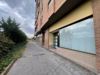 Local comercial en alquiler en Cascajos - Piqueras en Logroño
