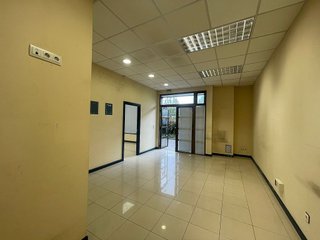 Local comercial en alquiler en Cascajos - Piqueras en Logroño