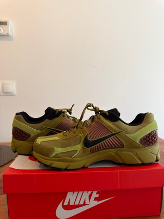 Nike Zoom Vomero 5 Hombre