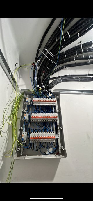 Electricista y Fontanero ECONOMICO Y PROFESIONAL