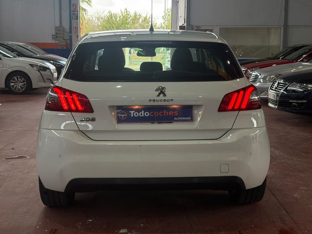 Peugeot 308 5P Active Pack BlueHDi 130 S&S MAN