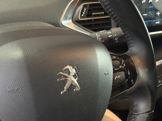 Peugeot 308 5P Active Pack BlueHDi 130 S&S MAN