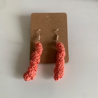 Pendientes crochet coral largos hechos a mano