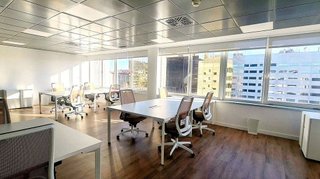 Oficina en alquiler en Les Corts en Barcelona