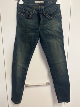Pantalón vaquero cropped skinny talla 35