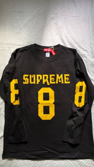 Camiseta Supreme Negra y Amarilla Talla L
