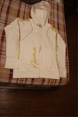 Chaqueta adidas Blanca con Detalles Dorados